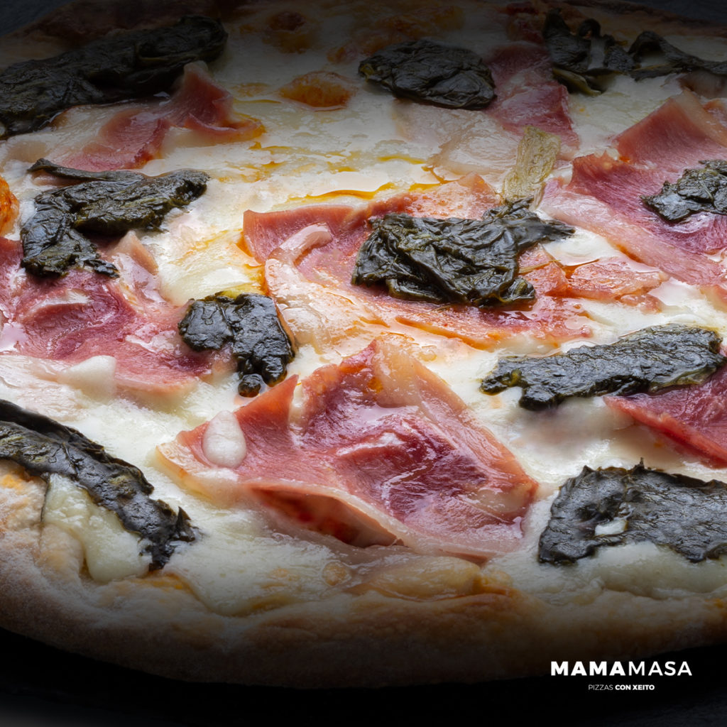 Pizza gallega de lacón con grelos Mamamasa