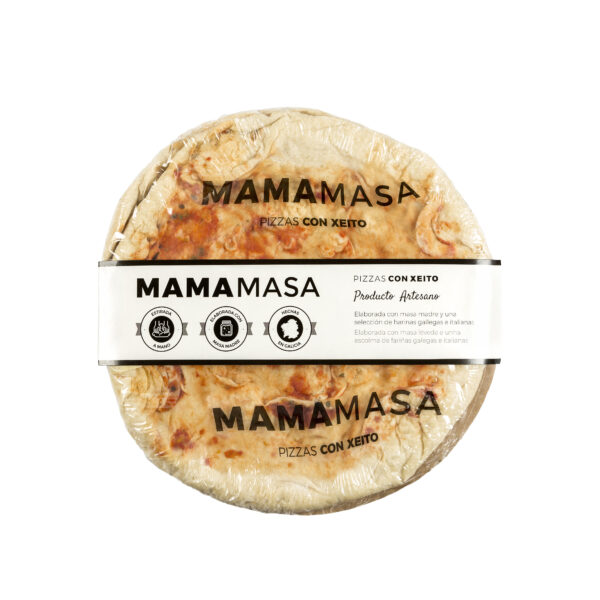 Base de pizza con salsa de tomate